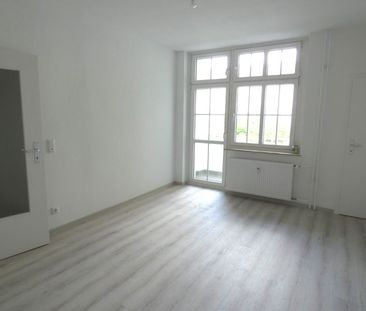 *** Modernisierte Altbauwohnung mit toller Wohnküche und Loggia zu ... - Photo 3