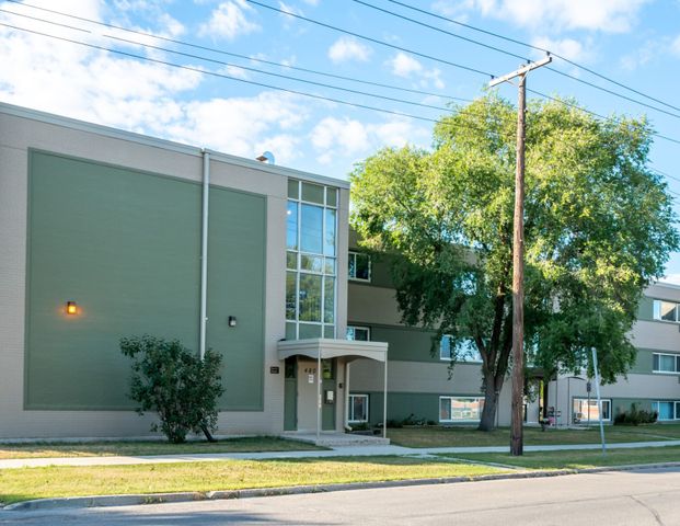 Sherwood Court Apartments - Photo 1