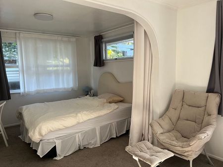 Renovated three bed room house - Photo 2
