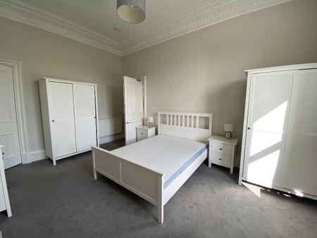 5 bedroom flat to rent - Photo 4