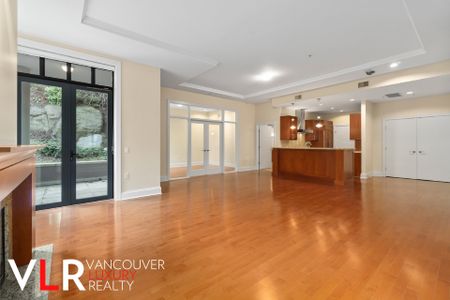 Condo in West Vancouver, BC - Photo 5