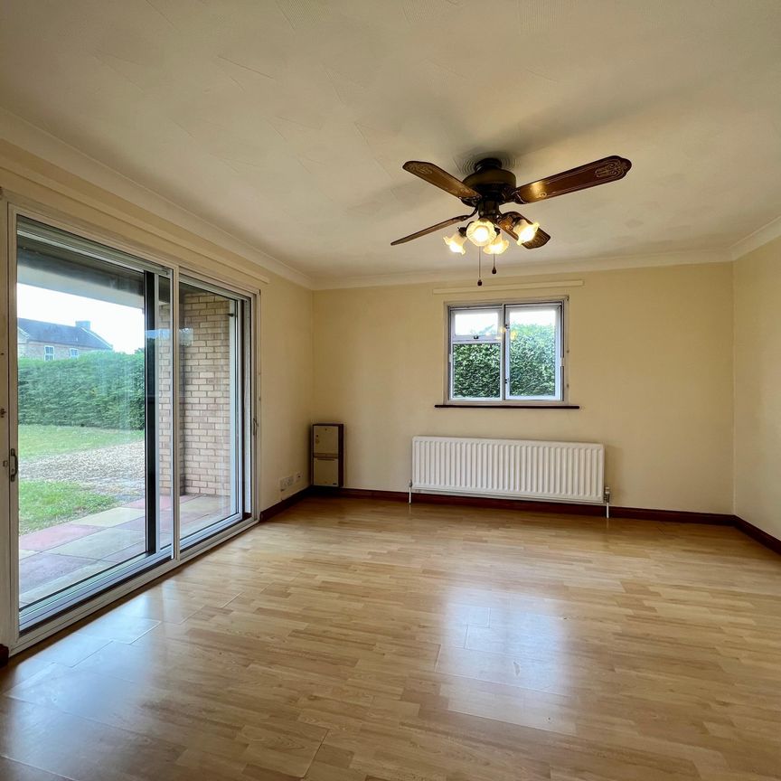 The Street, Bury St. Edmunds, Beck Row - Photo 1