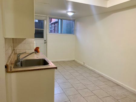Condo for rent, Montréal (Villeray/Saint-Michel/Parc-Extension) - Photo 2