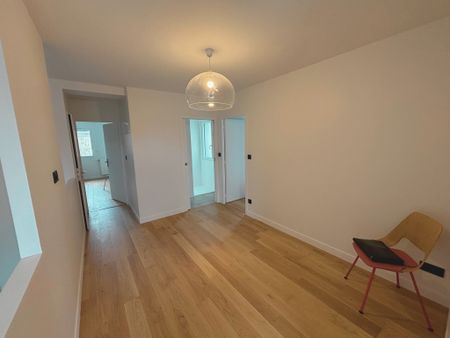 Location Maison 5 pièces 140m² ST JEAN DE BRAYE 45800 - Photo 2