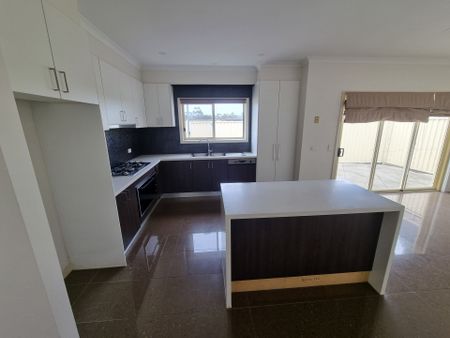 Low Maintenance Unit - Photo 3