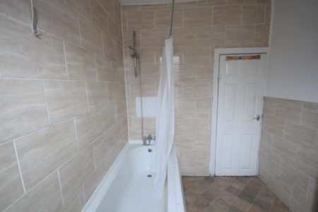 2 bedroom terraced house to rent - Photo 5