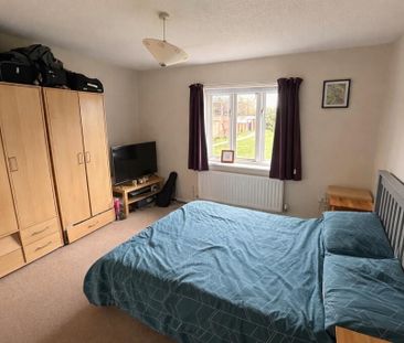 2 bedroom end of terrace house to rent - Photo 4