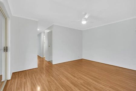 “Hi, I’m light-filled, low-maintenance living with everything you need for everyday comfort” - Photo 5