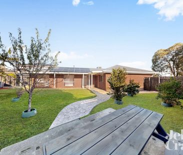 12 Barellan Close, St Albans - Photo 6