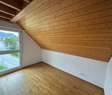 Modern 4.5-Zimmer-Maisonette-Wohnung in idyllischer Lage - Foto 2