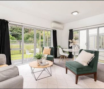 Stylish 3BR Townhouse - Photo 4