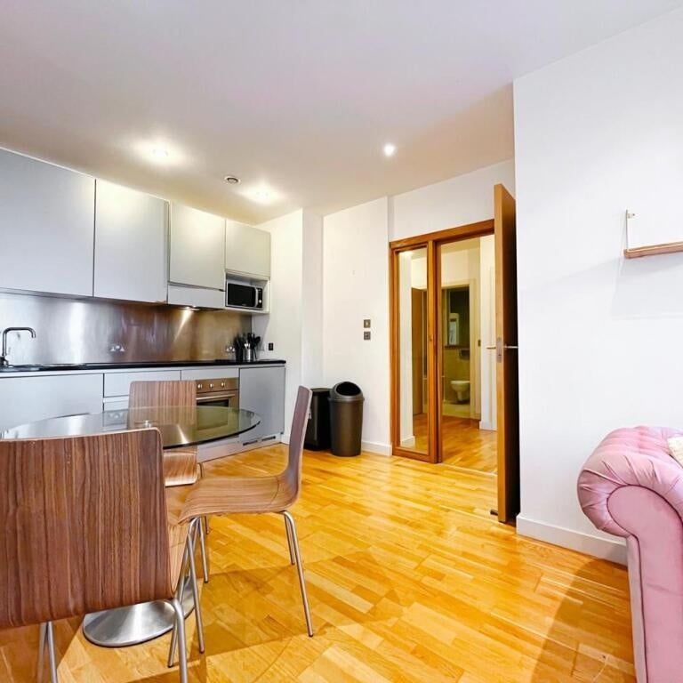 2 Bed Flat, East Street, LS9 - Photo 1