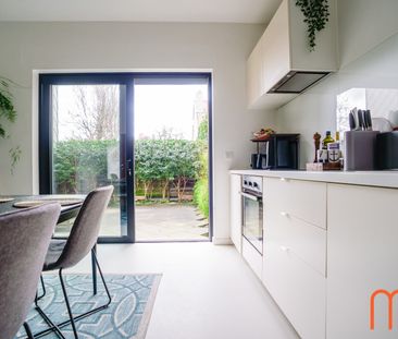 Mooie, gerenoveerde woning met 3 slaapkamers in de rustige wijk Mar... - Photo 2