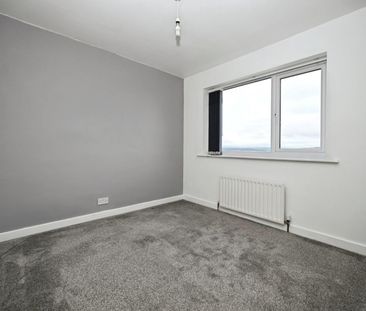 3 bedroom House To Let - Photo 2