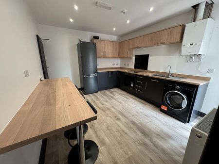 1 bedroom in a house share to rent - Photo 4