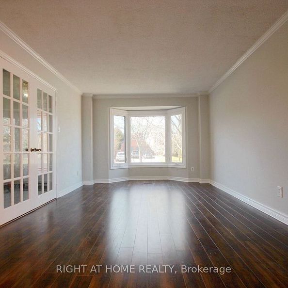 For Lease - 207 Kensit Avenue, Newmarket, Ontario - Photo 1