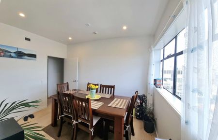 Prime Location - 4-Bedroom Home in Thorndon Quay, Pipitea - Photo 2