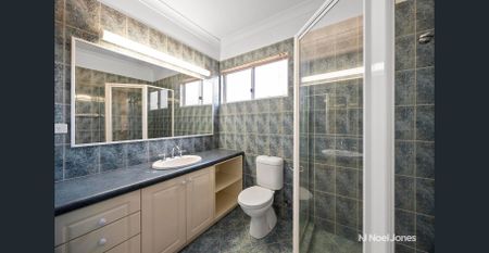 WONDERFUL FAMILY HOME WITH GARDEN MAINTENANCE - Photo 3