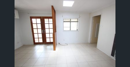 CLOSE TO SHOPS AND BUS TRANSPORT - Photo 4