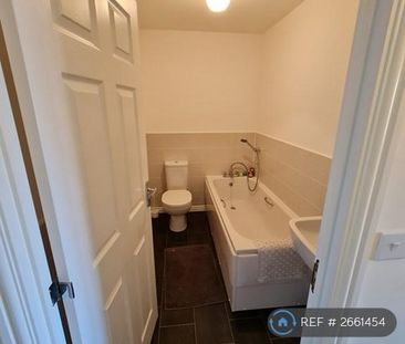 3 bedroom semi-detached house to rent - Photo 6