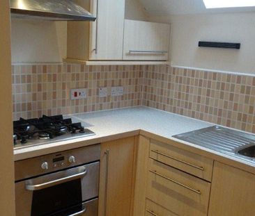 2 bedroom coach house to rent - Photo 5