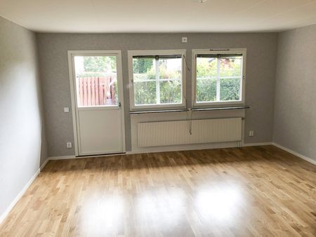 Glasbruksvägen, Rejmyre - Photo 2