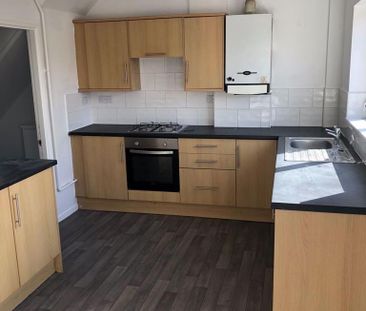 3 bedroom end of terrace house to rent - Photo 5