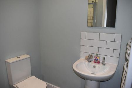 2 bedroom terraced house to rent - Photo 5