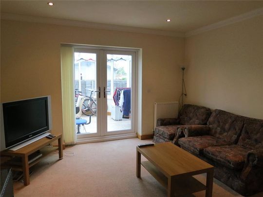 1 bedroom in a house share to rent - Photo 1