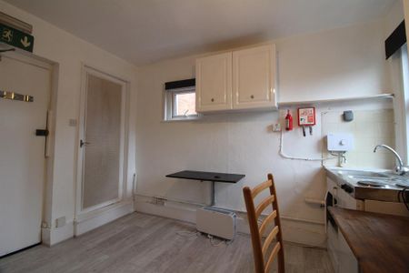 Studio to rent - Photo 3