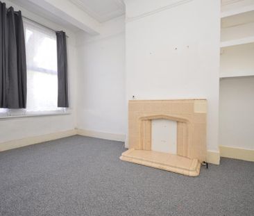 3 bedroom end of terrace house to rent - Photo 2