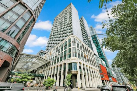 Front Street West - Photo 2