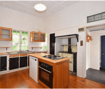 Charming 3-Bedroom Family Home in the Heart of Newtown - Photo 3