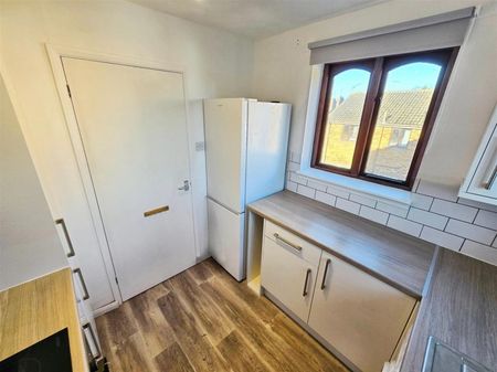 2 Bedroom Flat to Rent in Kings Road, Rushden, Northants, NN10 - Photo 5