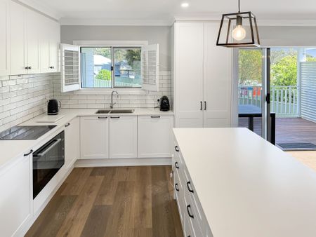 HAMPTON STYLE HOME WITH A TOUCH OF ELEGANCE - Photo 2