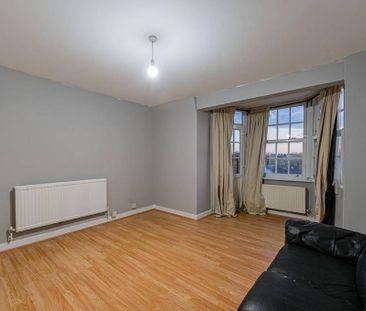 3 bedroom flat to rent - Photo 4