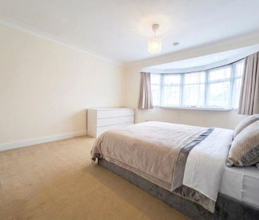 4 bedroom detached house to rent - Photo 2