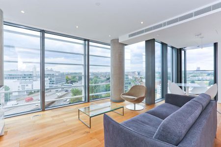 2 bedroom flat in the heart of White City - Photo 2