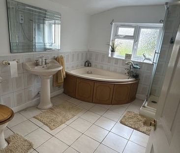 3 Bed Terraced House, London, SE15 - Photo 1