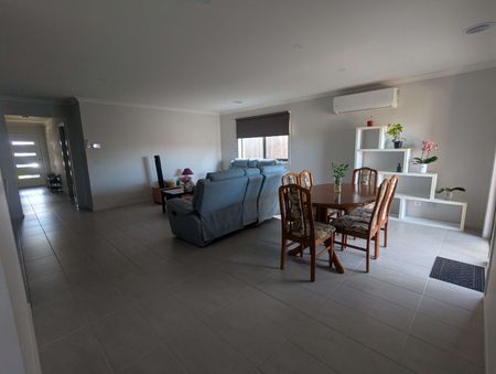 Nar Nar Goon North - Photo 2