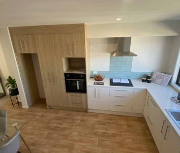 MANGERE BRIDGE, 3 BEDROOMS - Photo 5