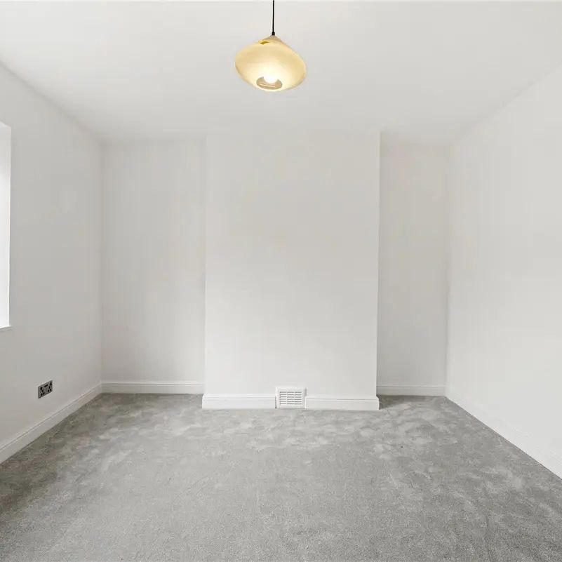 1 bedroom flat in Maida Vale - Photo 1