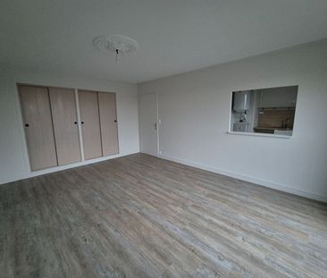 Location Appartement 3 pièces 61m² SOTTEVILLE LES ROUEN 76300 - Photo 2