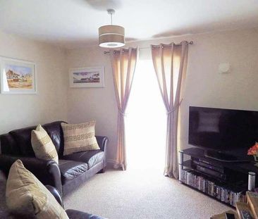 St Austell Way, Swindon, Wiltshire, SN2 - Photo 2