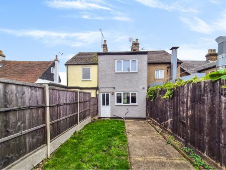 2 bedroom mid terraced house to rent, - Photo 3