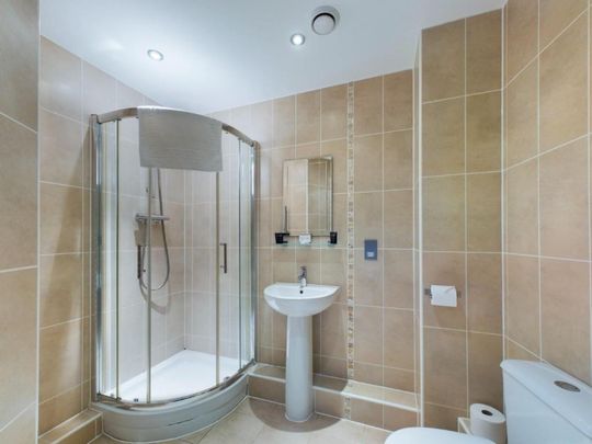 1 bedroom Flat To Let - Photo 1