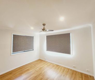 Dual-Living 5-Bedroom Home in North Maclean - Photo 4