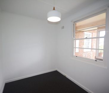 Central Two Bedroom Unit - Photo 3