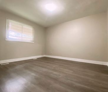 For Lease - 5 Watson Street Unit# Main, Toronto, Ontario - Photo 3