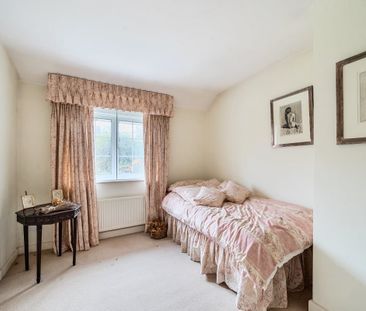 4 bedroom detached house to rent - Photo 4